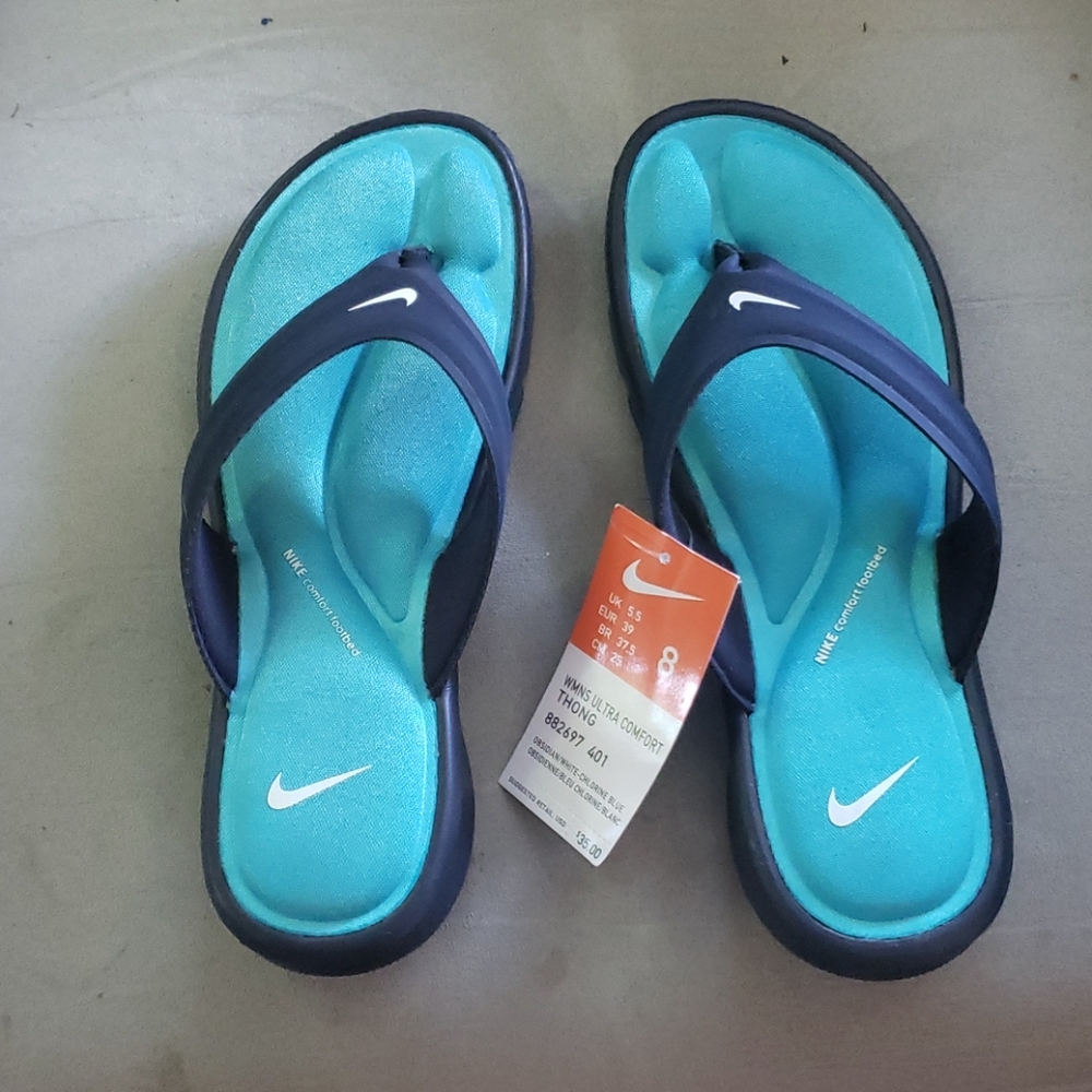 Nike flip flops